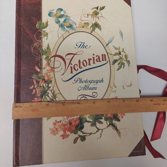 Vintage 1995 The Victorian Photography Album (Harcover-Red) - Picture 9 of 9